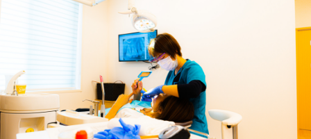 歯科衛生士が虫歯や歯周病を予防する